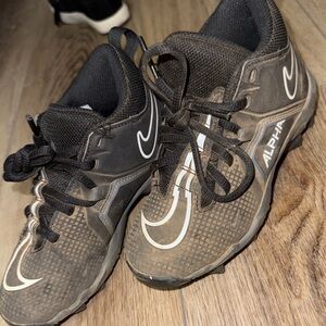 Nike softball/baseball cleats. Little kids 12